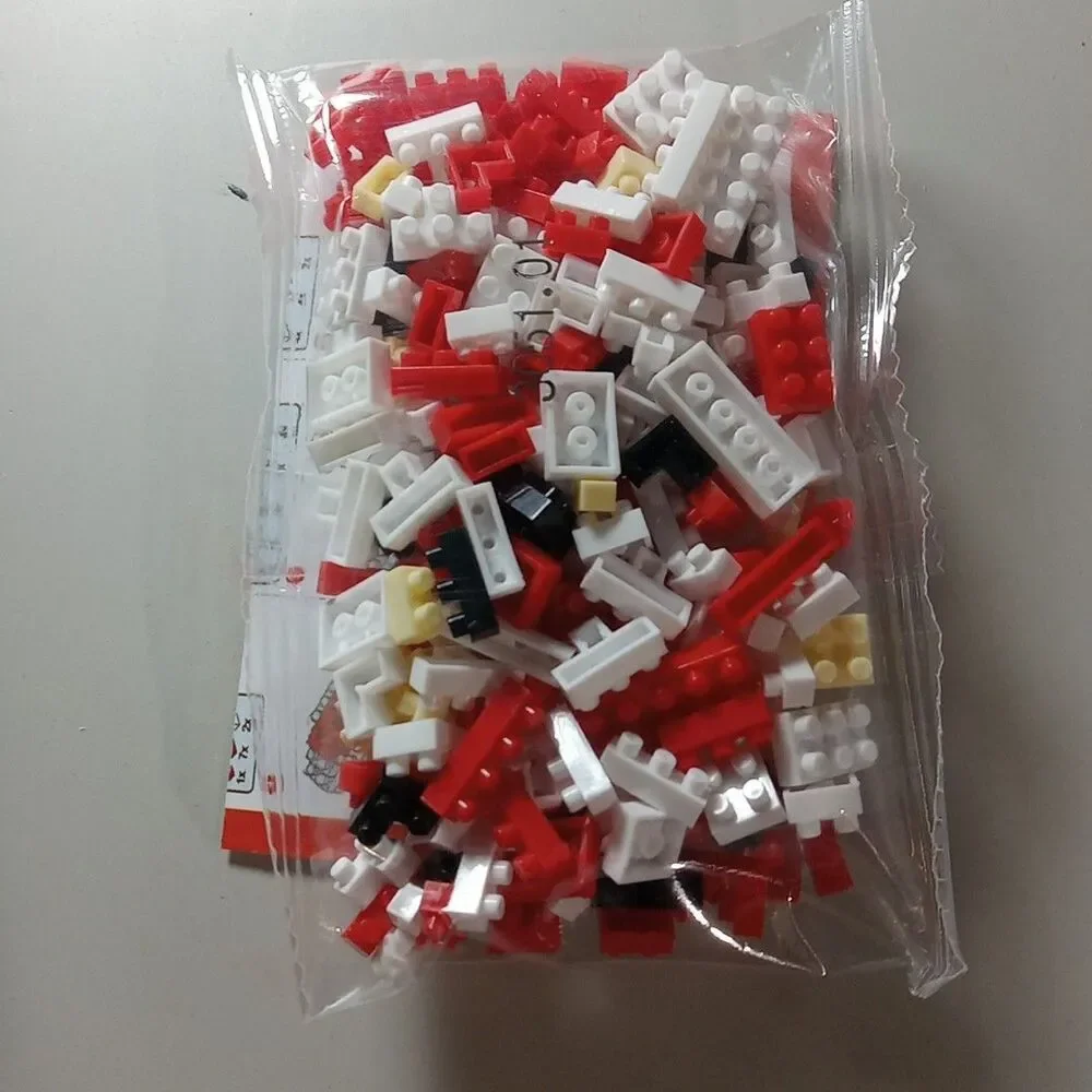 Christmas Santa Claus Building Blocks 183 pc Micro  Blocks Toy